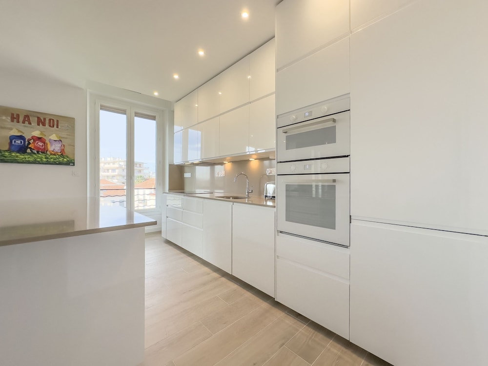 Le Duplex in Cannes With 4 Bedrooms and 3 Bathrooms