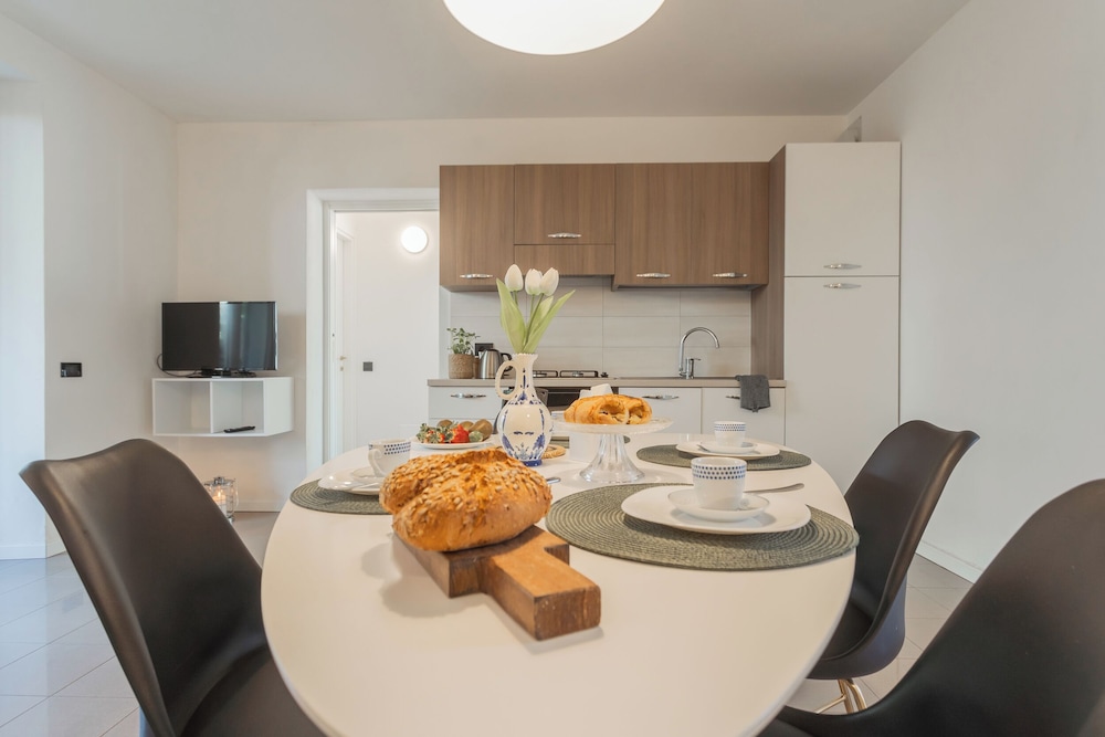 Ponente Balcony & Garden by Rent all Como