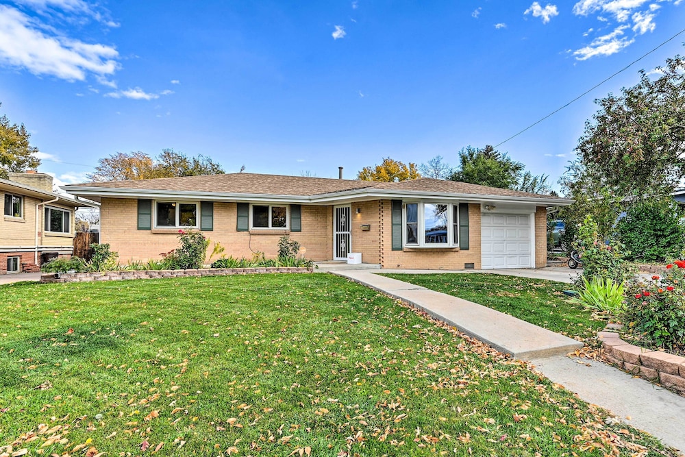 < 7 Mi to Dtwn: Denver Home w/ Large Yard!