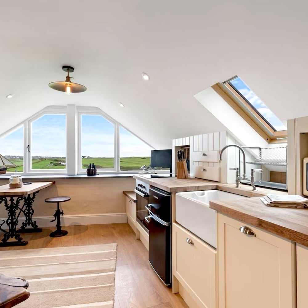 Swn y M r - 1 Bedroom Cottage - Whitesands view 3