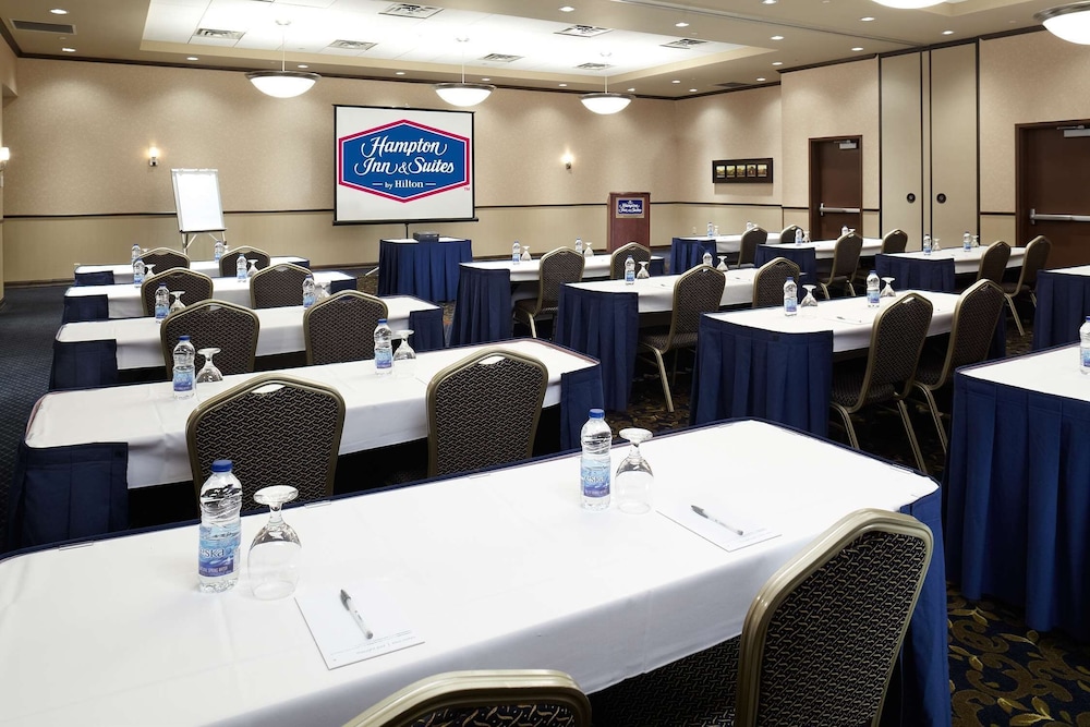 Hampton Inn  Suites by Hilton Montreal-Dorval - Property Image 14