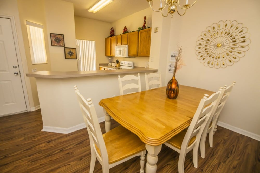 Rolando's Emerald Island Resort Townhouse