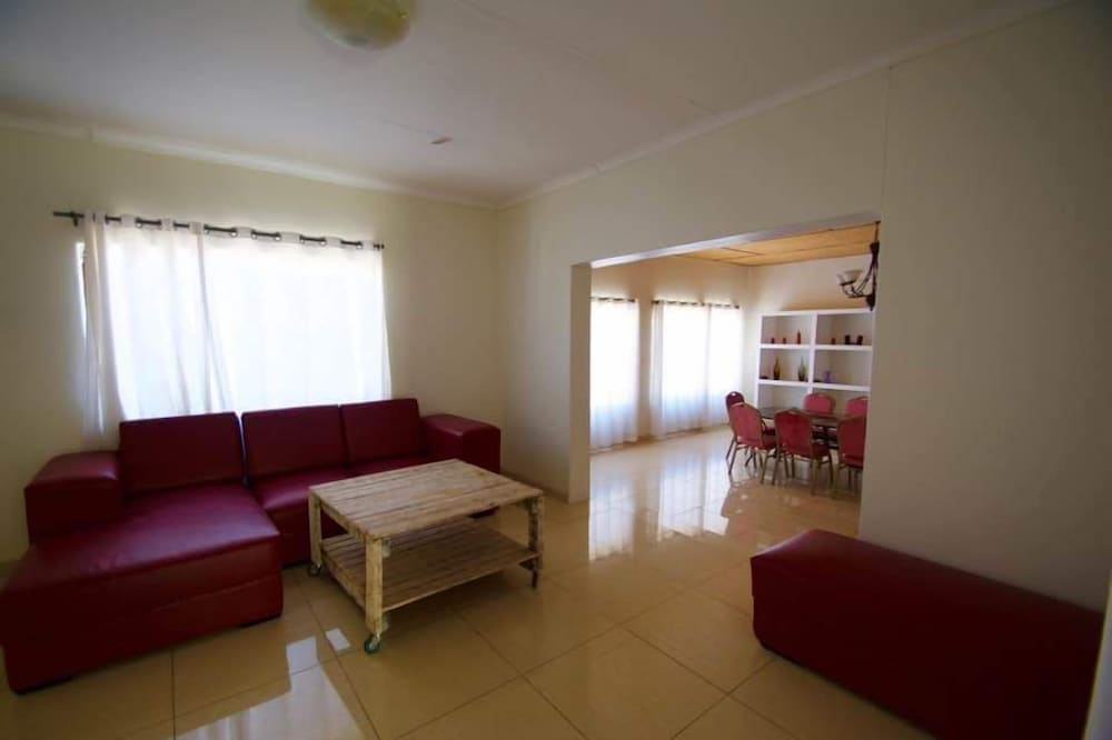Mo-Nize Villa Guesthouse