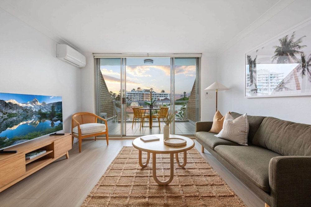 Stylish 1-bed Apartment Near Manly Beach