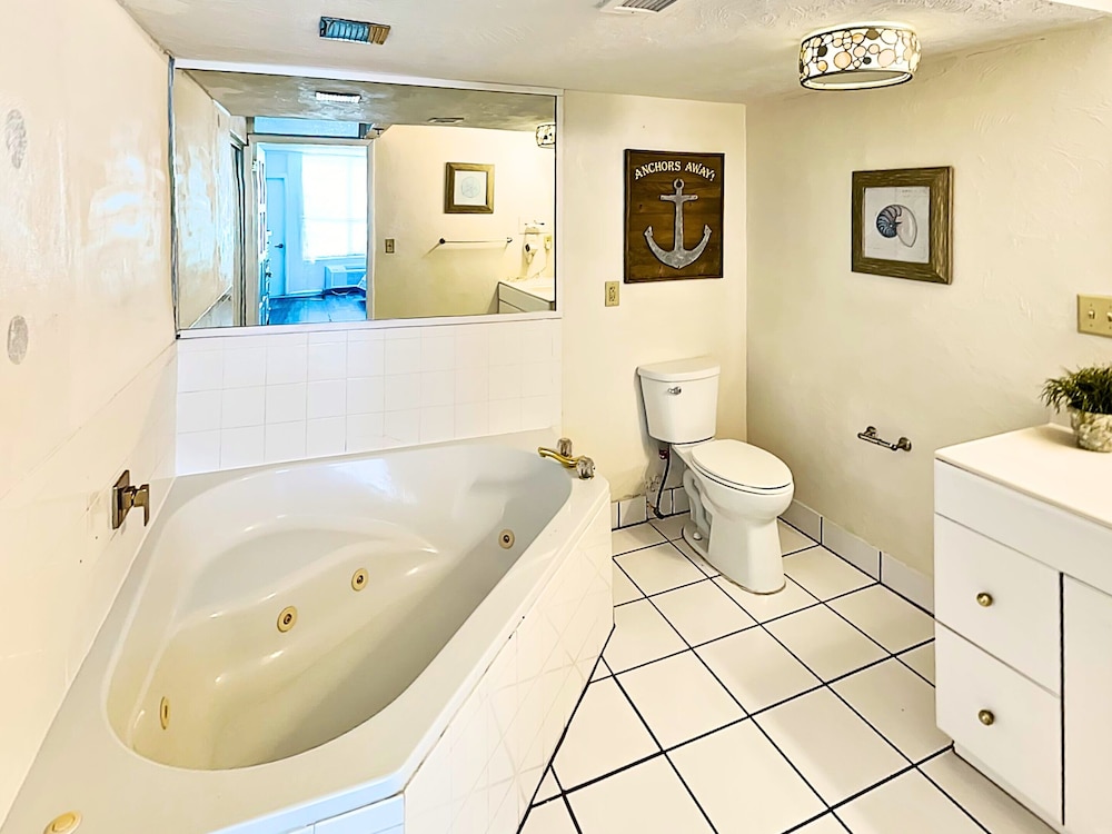 The Salty Fountain by Distinctive Beach Rentals
