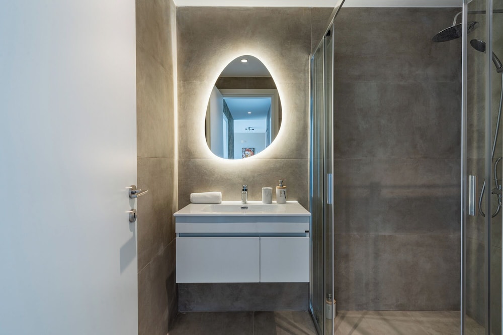 Blu Horizon - Stylish Living with Pool & Balconies in Protaras