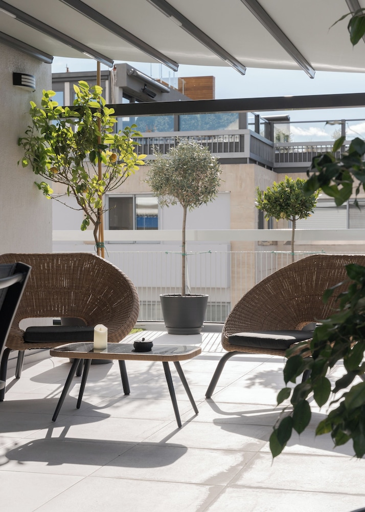 Athens Golden Light Premium Residence