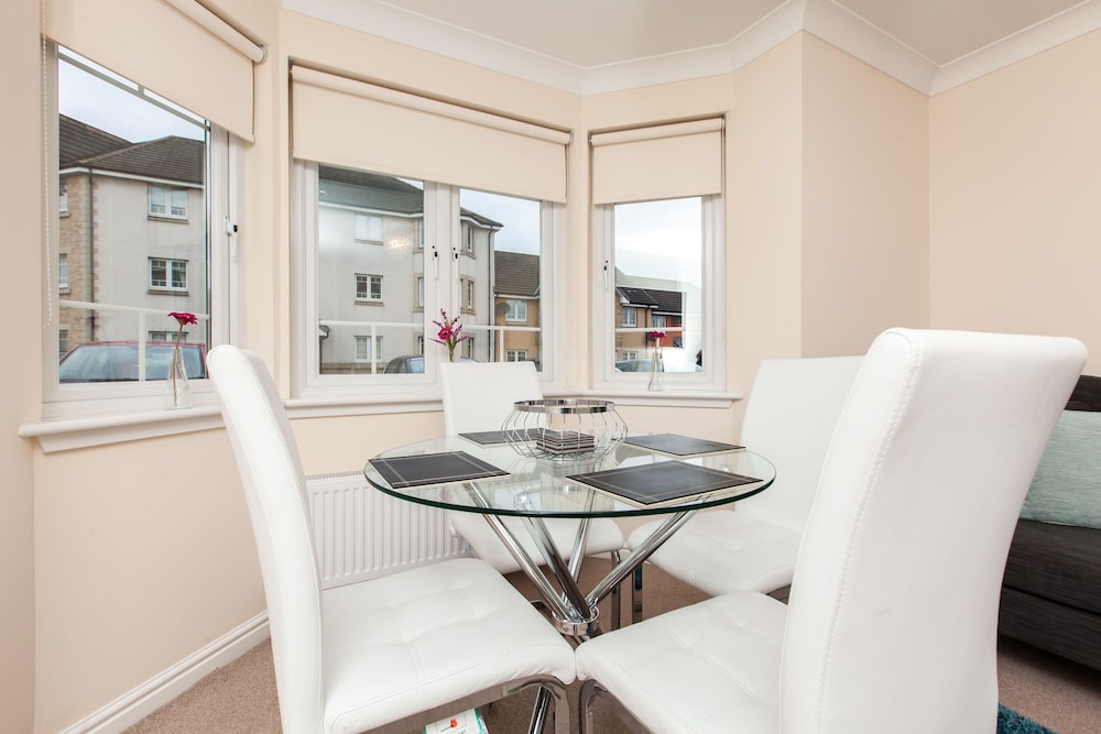 Dunfermline Vacations - Duloch Apartments KW - Property Image 12