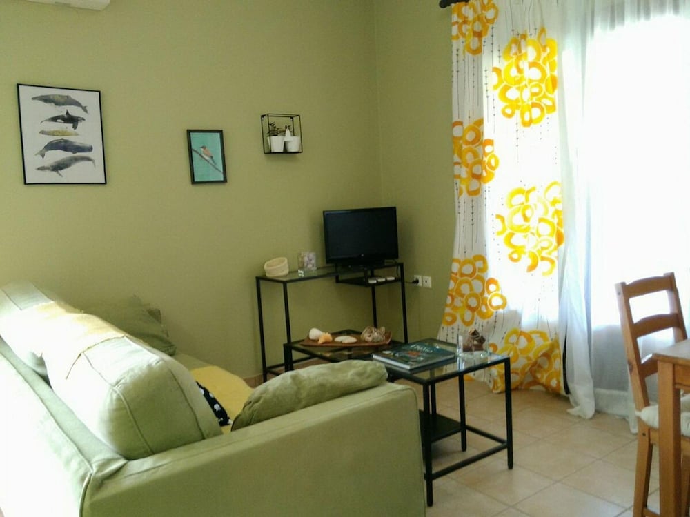 Orsiida Seaside Cottage K Gatzea