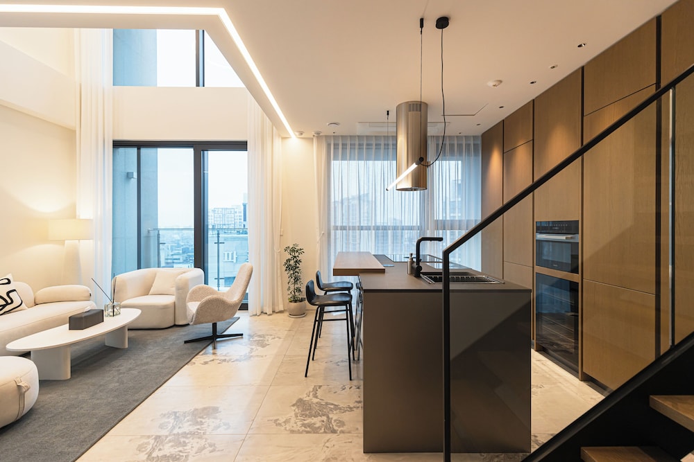 Caelum Black Gangnam Luxury Apt