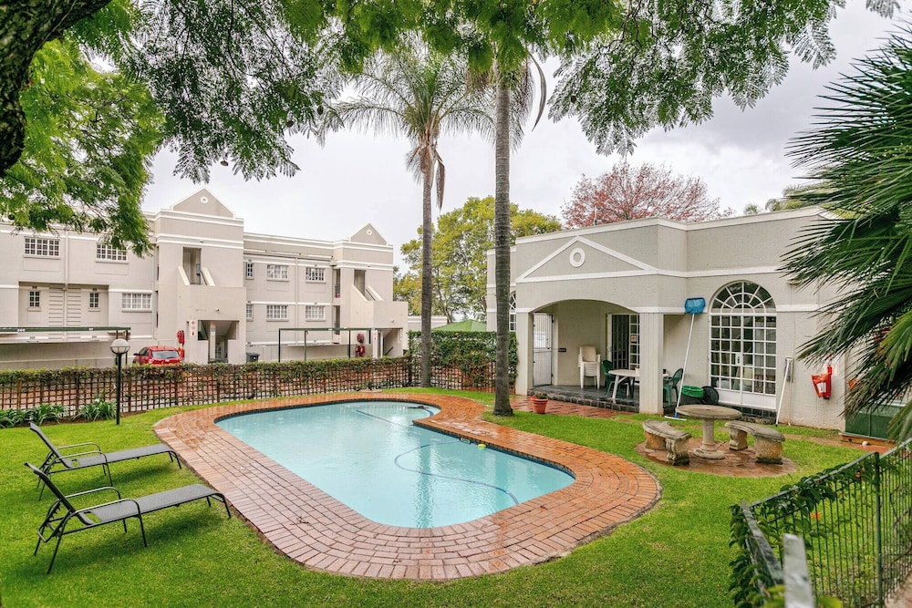 Cosy 2bed in Heart of Sandton