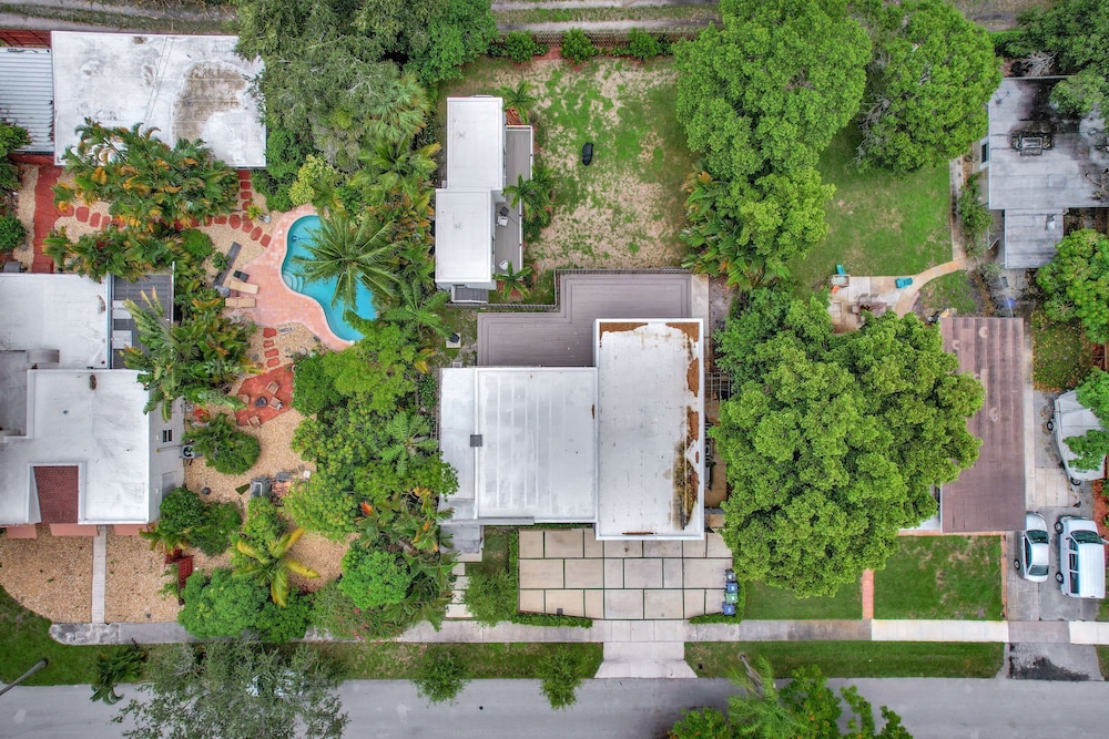 Sunshine House 3 BDR for 8!