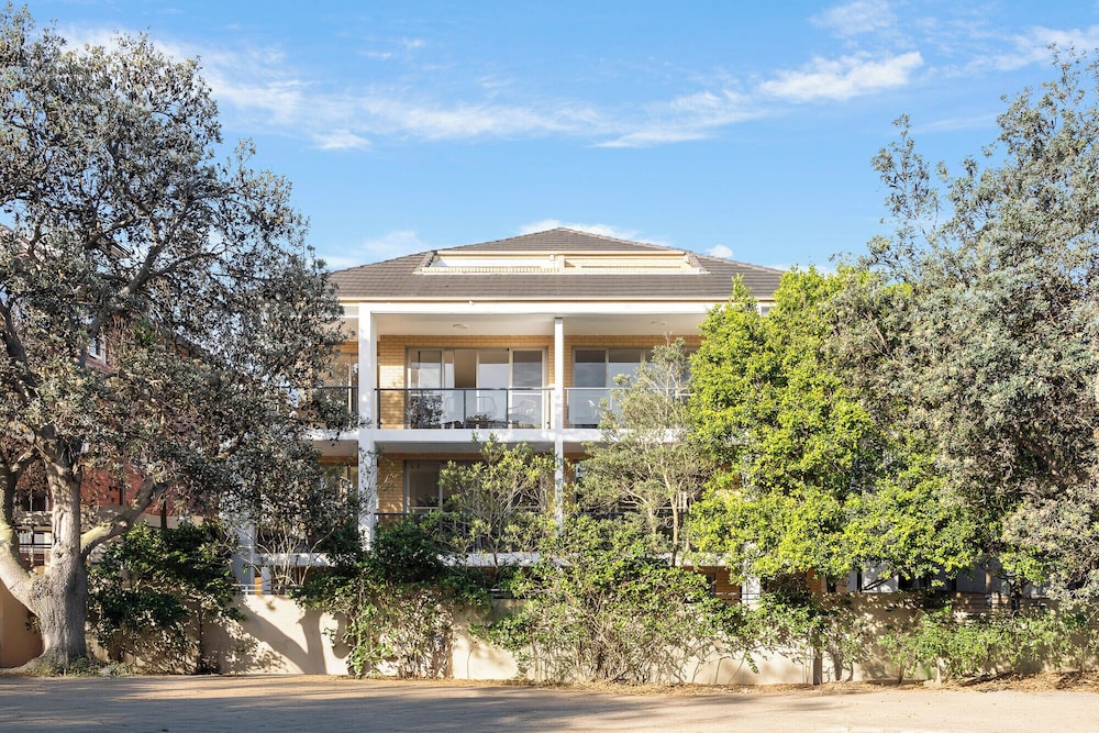 Bondi Beach Apartments by Urban Rest