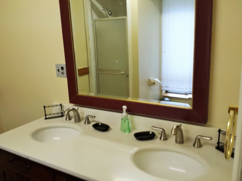 4 Bedroom Blue Mountain Rental with Hot Tub