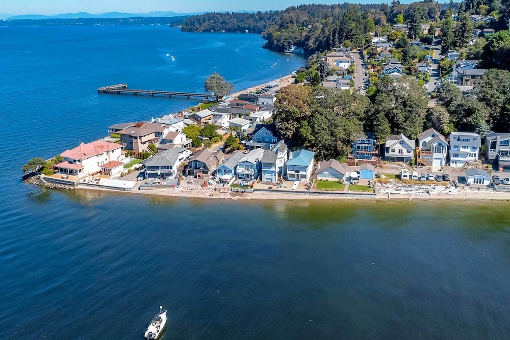 Tacoma 'dash Point Beach Cabin' w/ Balcony! view 4