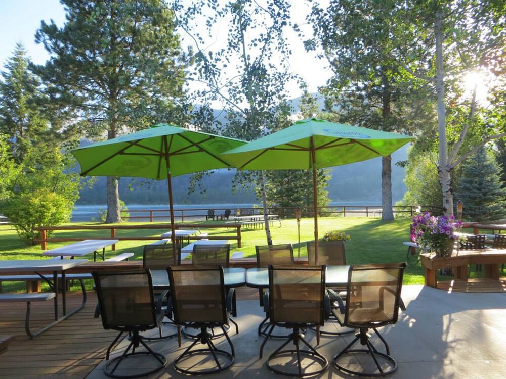 Lakeside Resort and Motel