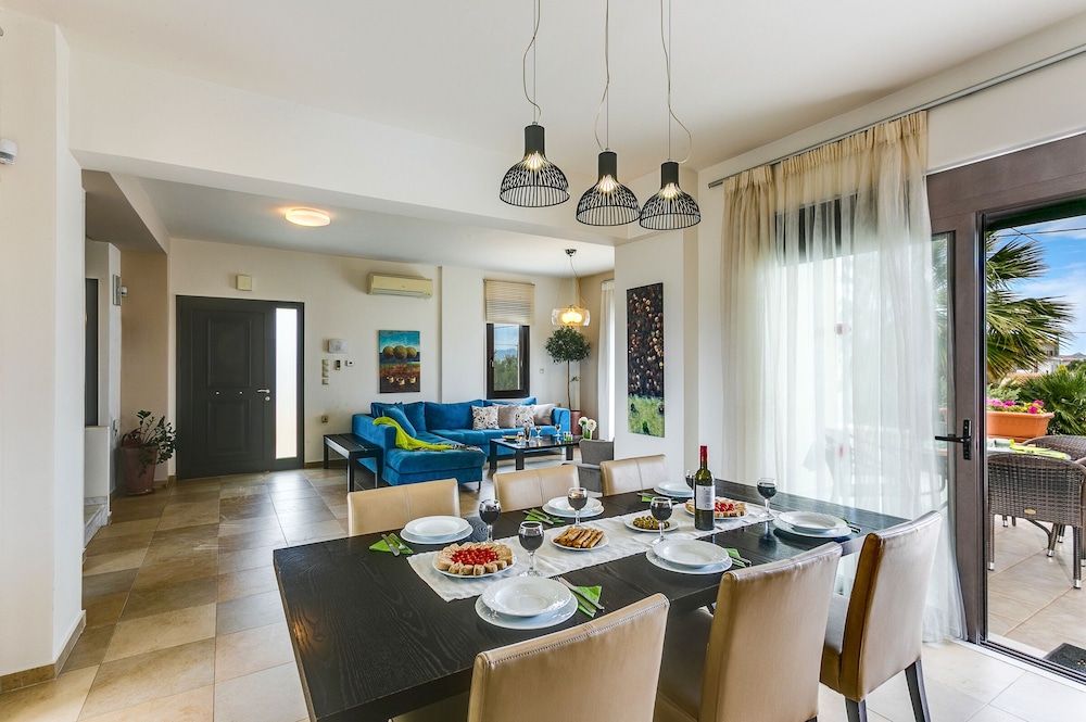 Villa Selena - Lux 4BD Residence view 5