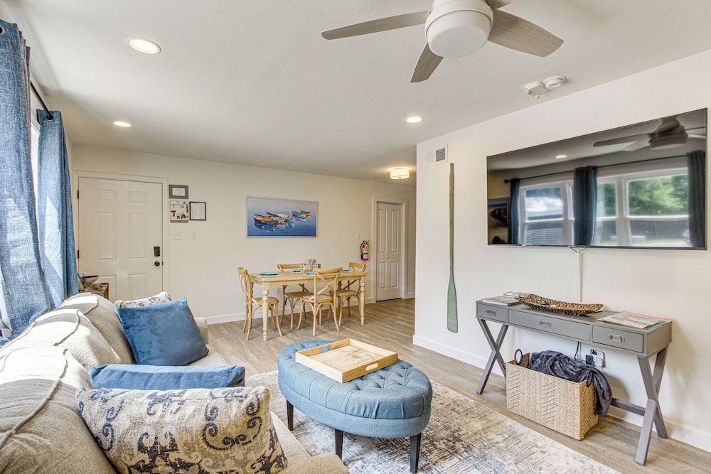 Walk to Ocean Springs Beach: Condo w/ Pool!
