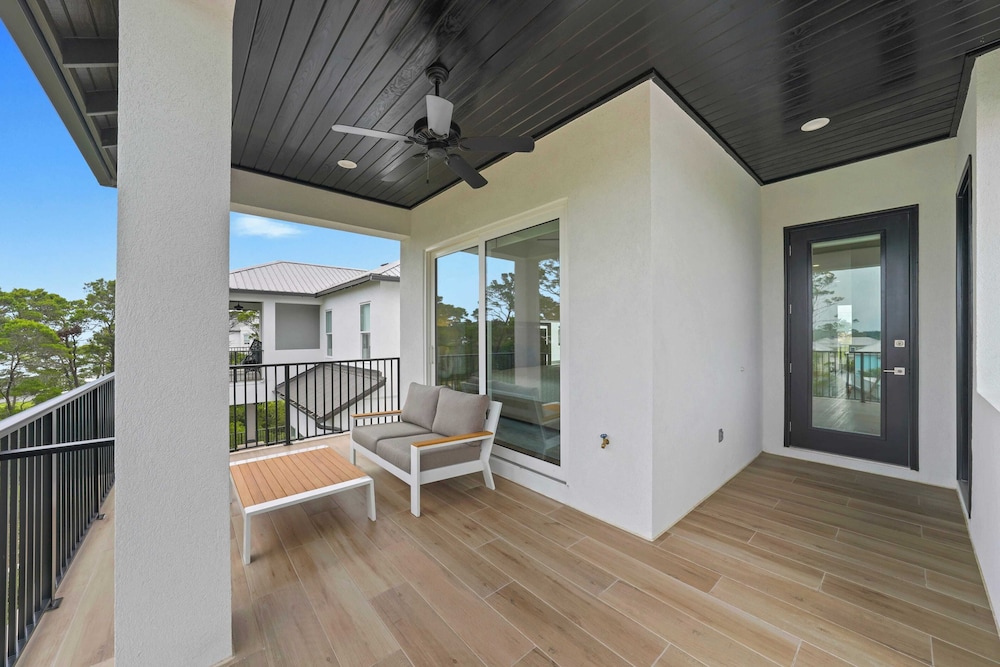 Sleeps 39 2 Luxe Homes w/ Free Golf Cart, Private Pool+spa 3 Blocks to Beach