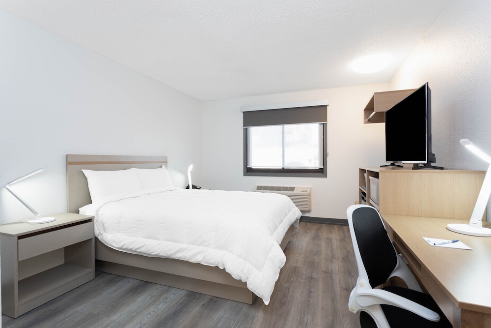 Travelodge by Wyndham Elkhart