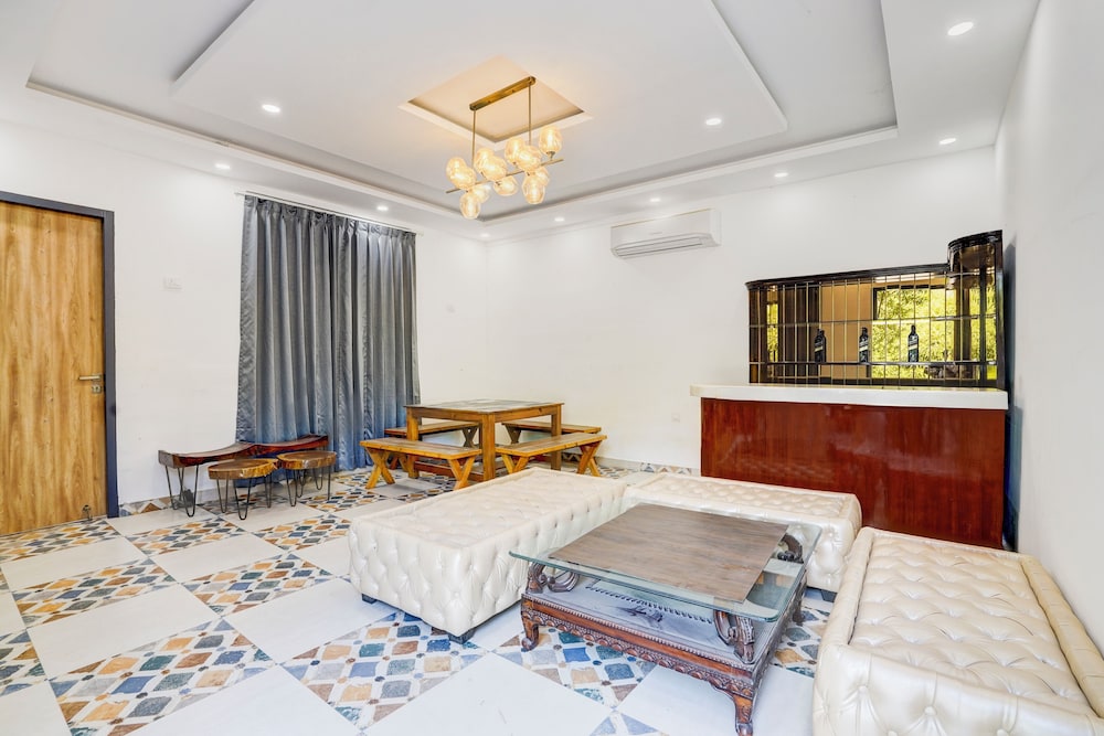 Alaya Stays Fortezza | Pet-friendly 6-BHK Farmhouse With Private Pool