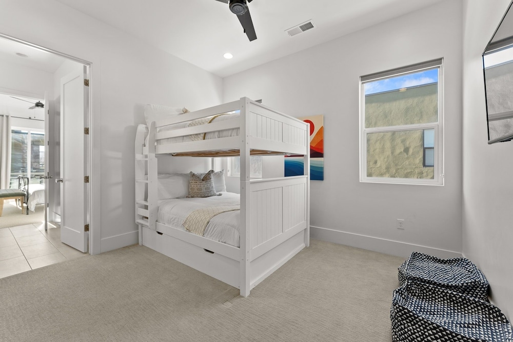 Villa #11 Adventure Retreat At Bloomington Villas 4 Bedroom Townhouse