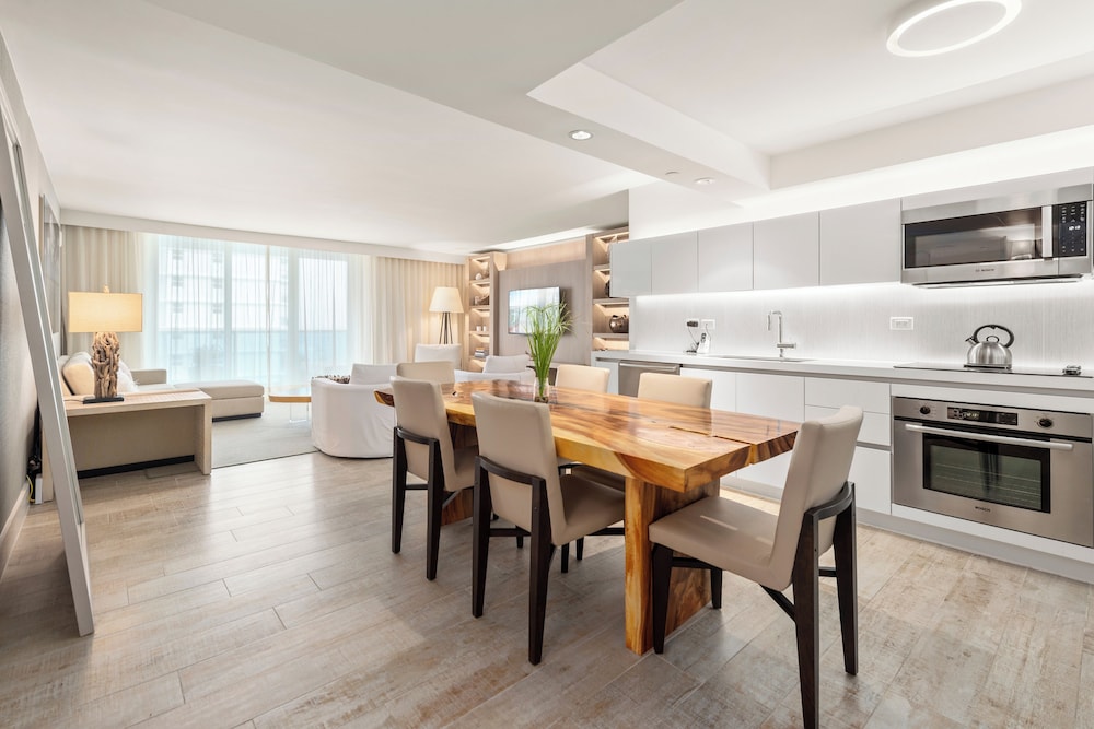 Luxury Vacation Rentals at 1 Hotel & Homes by LRMB