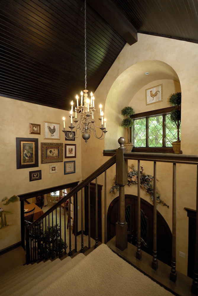 The Roost Bed and Breakfast