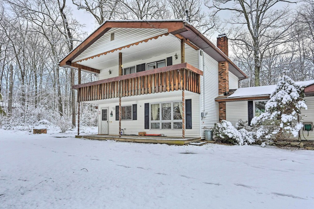 Large Greeley House w/ 2 Game Rooms + Yard! view 4