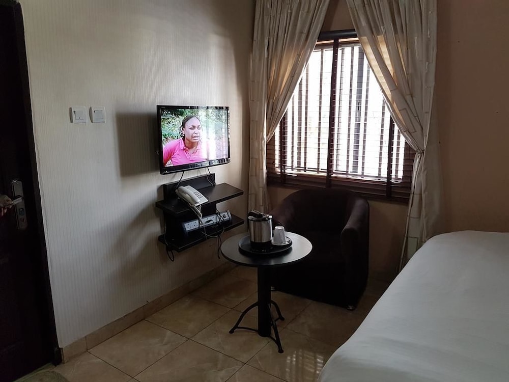 Eddy Vic Hotel
