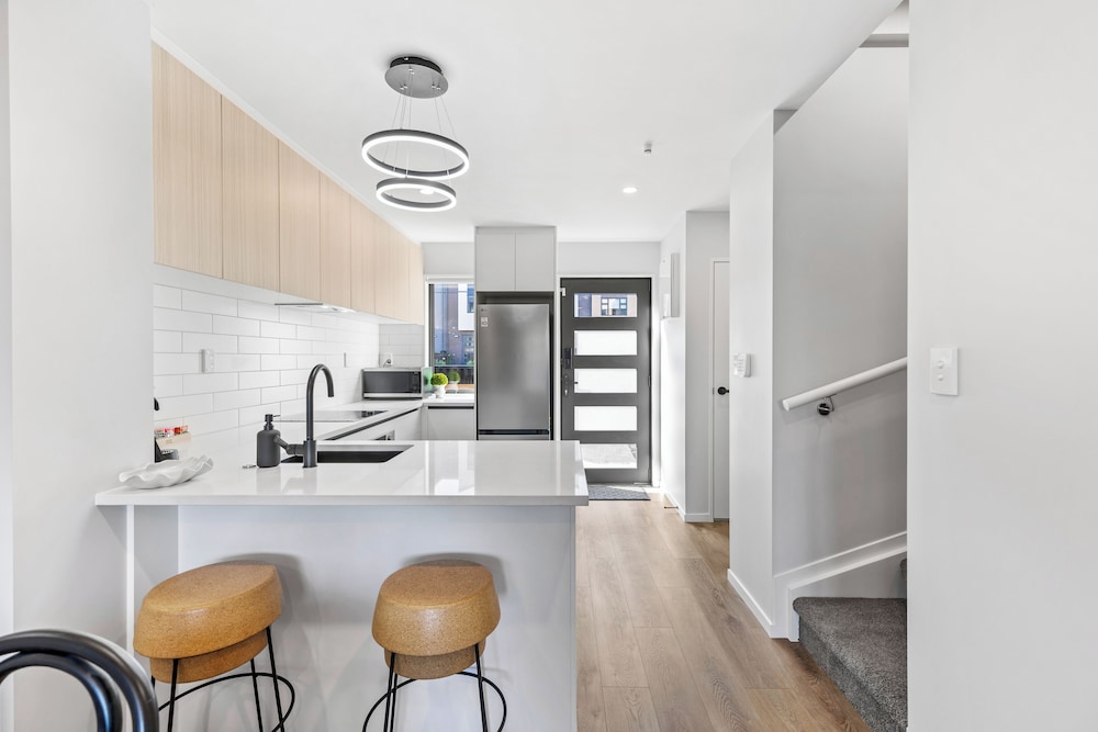 4BR Townhouse for Families Zodiak Stays