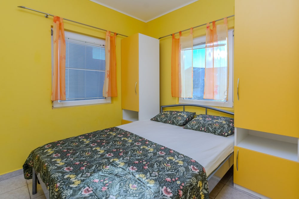 Apartments Mahnet view 2