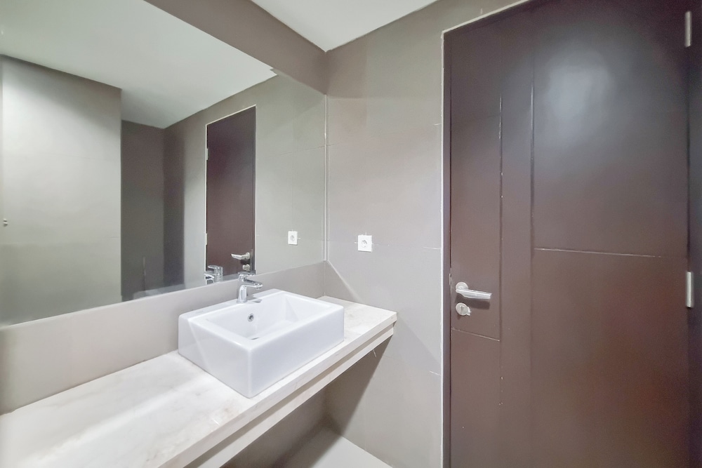Simply Look 1Br Apartment Patraland Amarta