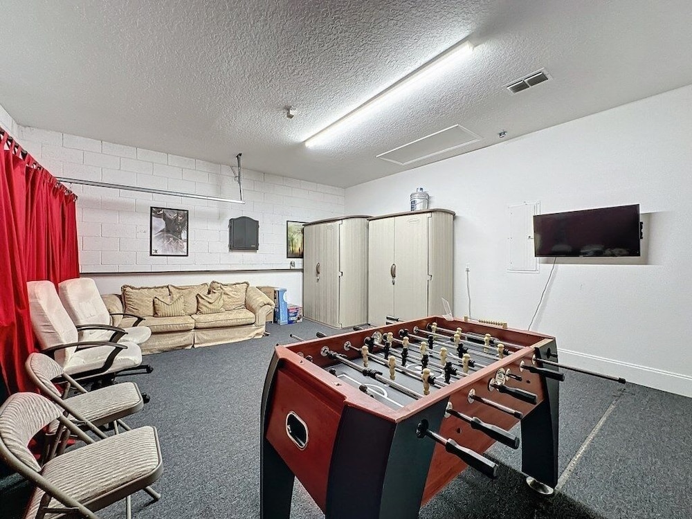 Walk To Silver Spurs Rodeo And Heritage Park 4 Bedroom Home