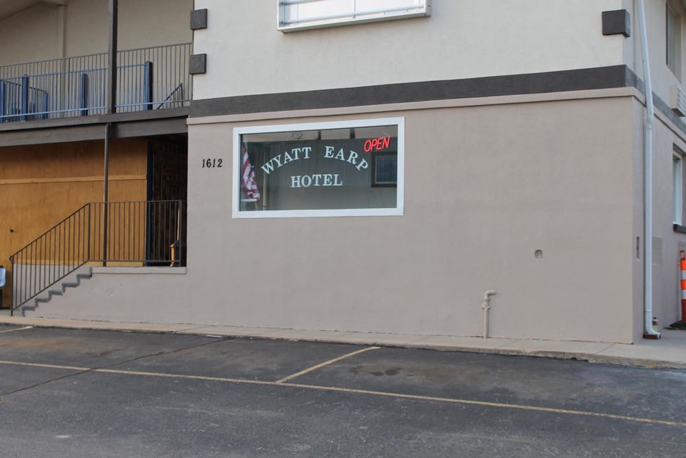 Wyatt Earp Hotel