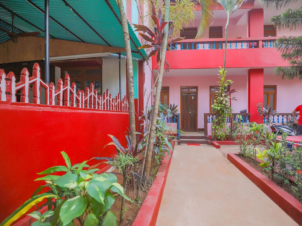 OYO 37494 Ma Micky Guest House view 3