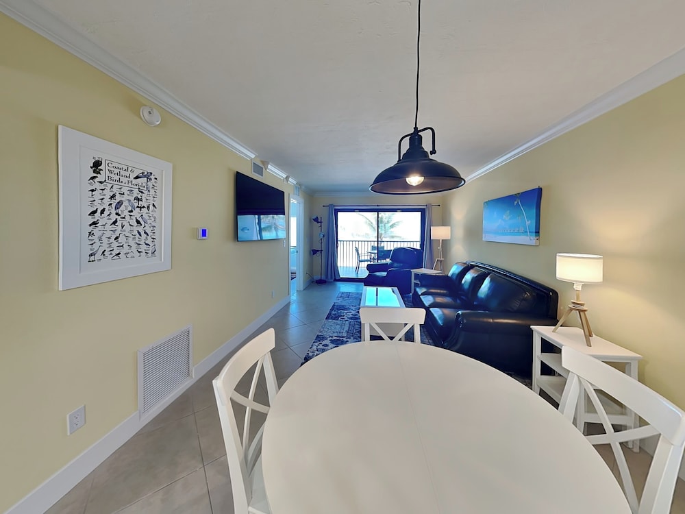 Seaside 2 by Distinctive Beach Rentals