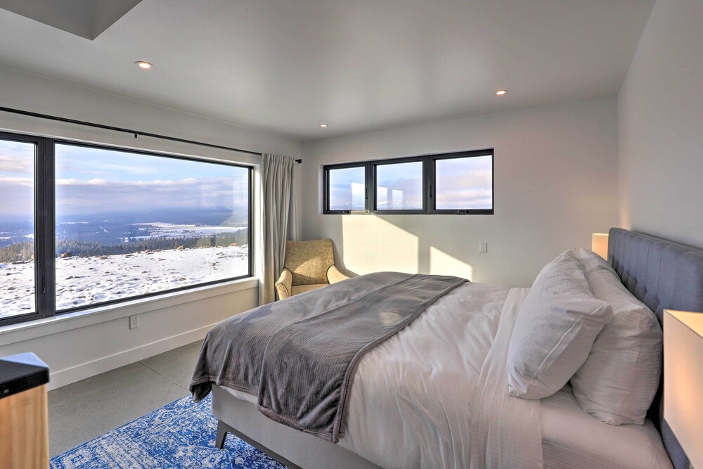 Modern Mountaintop Durango Ridge Retreat - Hot Tub view 2