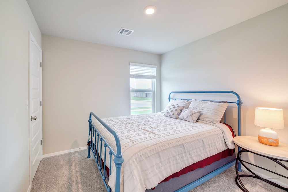 Family Home w/ Large Yard & Patio in Broken Arrow!