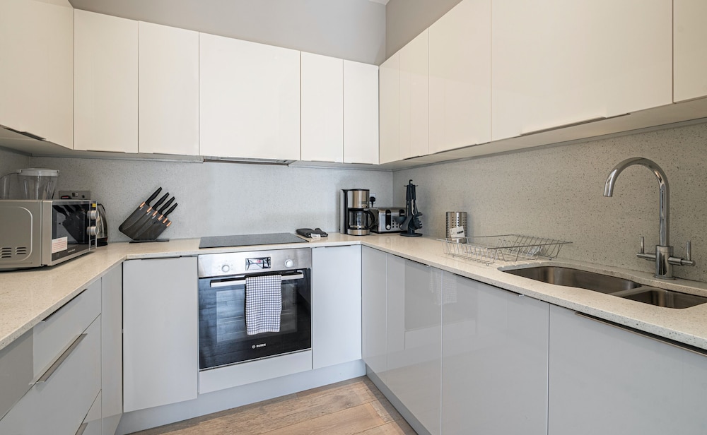 Superb Apartments opp Edgware Rd Station
