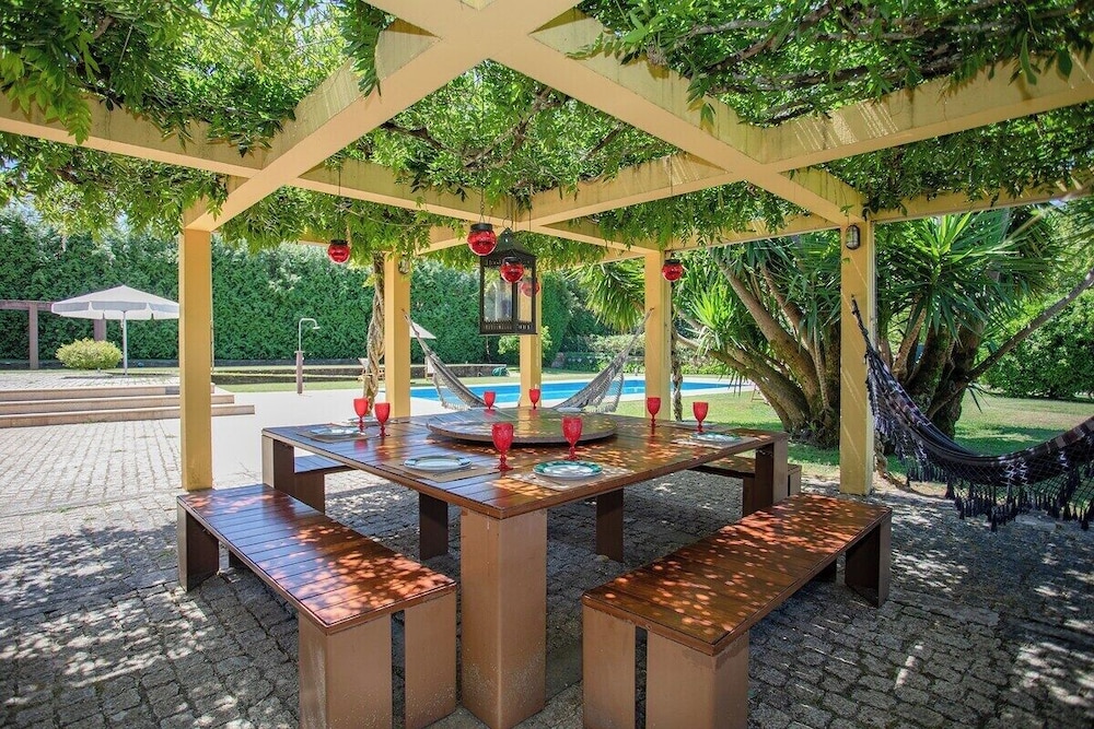 Liiiving in Caminha Countryside Pool House