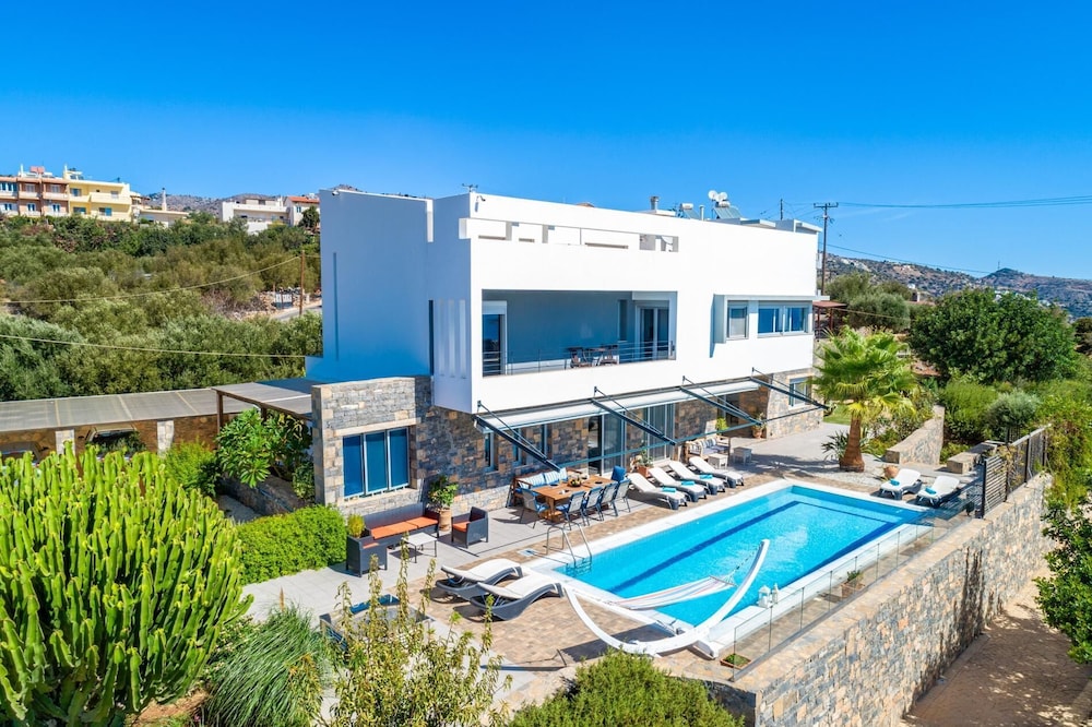 Villa Friends With Private Pool