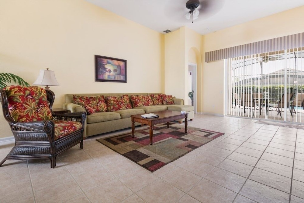 Modern Villa W/ South-facing Pool, Spa & Game Room Near Disney 3 Bedroom Villa