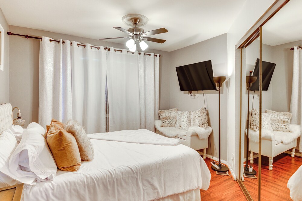 Walk to Beach: San Diego Hideaway w/ Patio