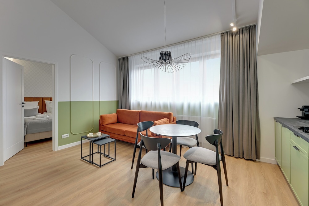 Waterlane Vintage Fitness & Gym by Downtown Apartments