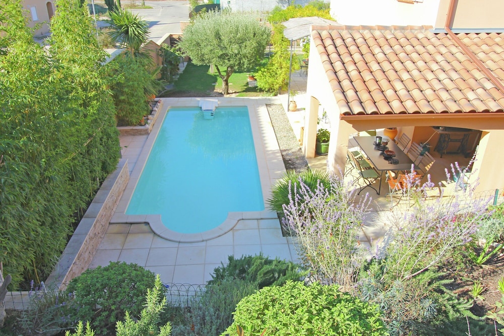 Villa With Clime and Private Pool