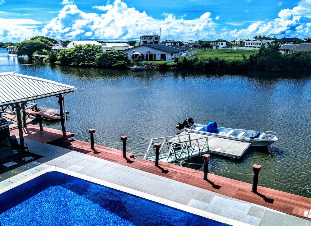 Waterfront Sunset Apt Fantasy Island - view 8