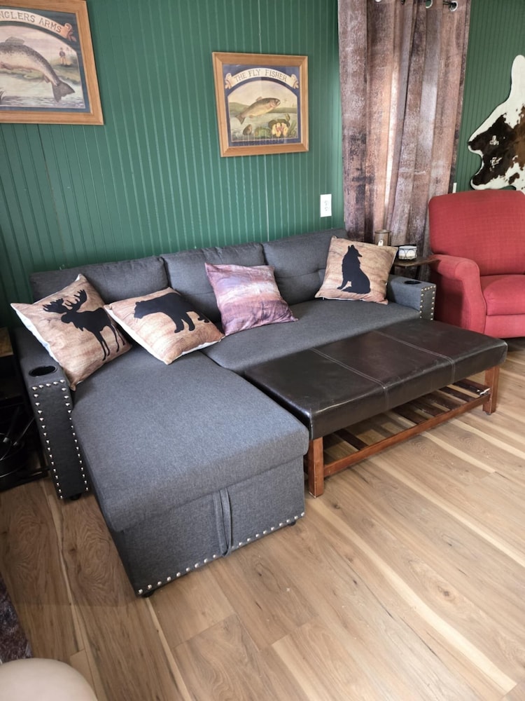 #1 ~ Modern Hunting One Room Cabin ~ Wheelchair Accessible Cabin