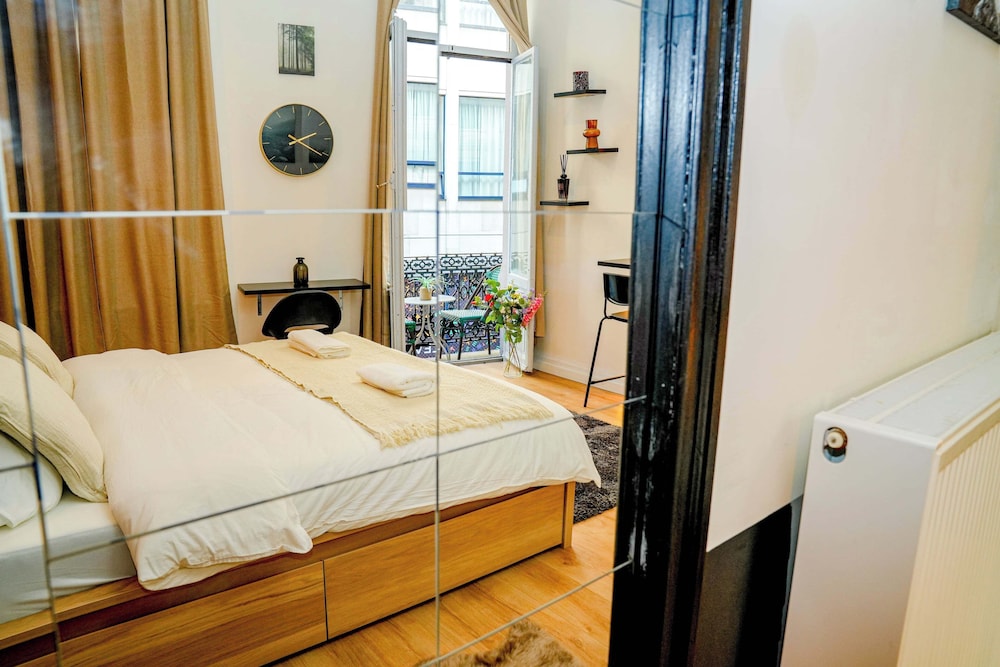 Comfy 5BR Apartment in Heart of Ghent
