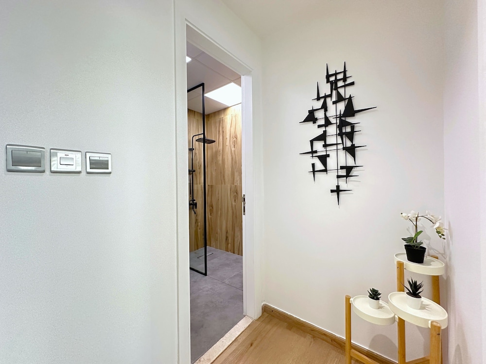 Ultra Luxury Flat Fully Upgrade &Balcony